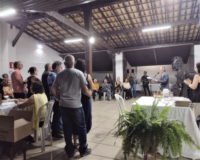api-modulos/fotos/img/galeria_cat_culturais_545/545/13802/LANÇAMENTO DO LIVRO DE JÚLIO SALDANHA, DA LOUSA AO DIGITAL, 20.08.2026 (11).jpg